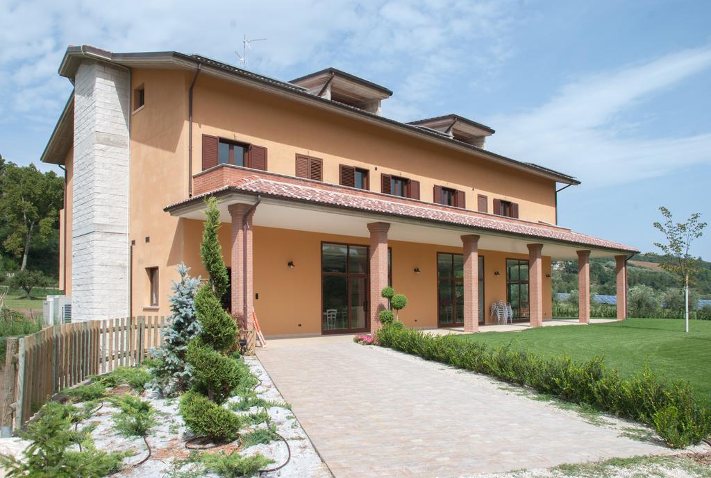 테라모 Casa Delfico Ristoro In Famiglia 게스트하우스 외부 사진