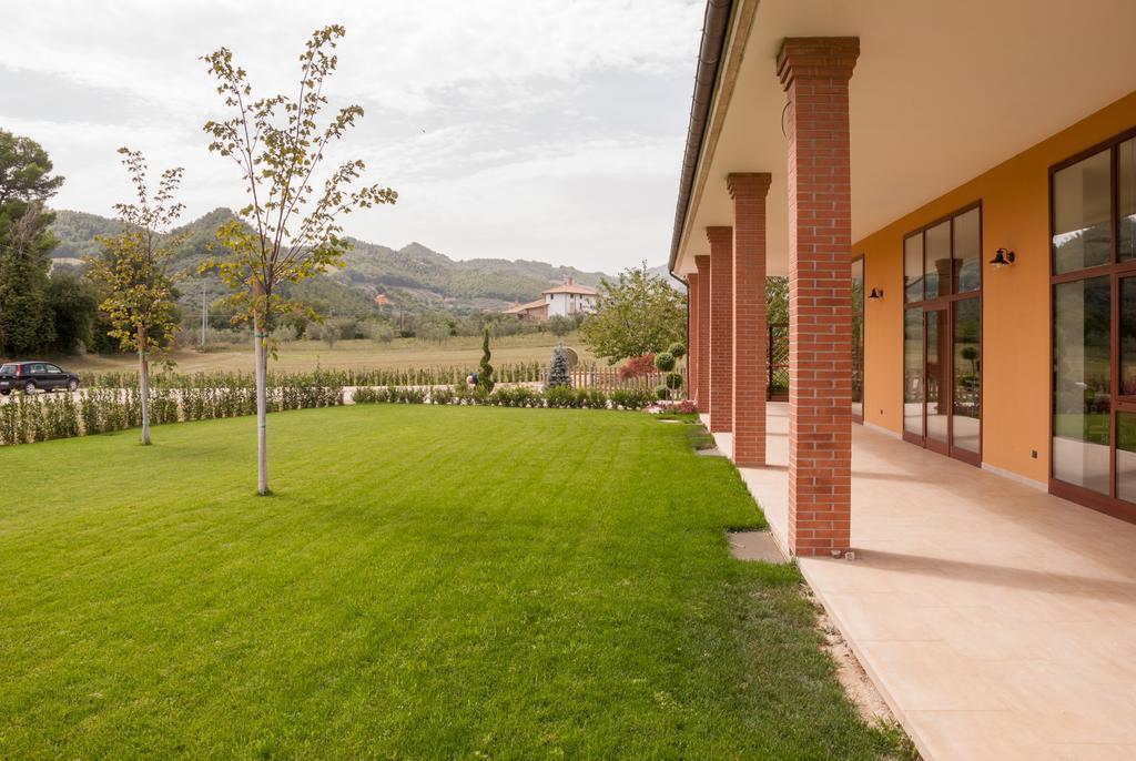 테라모 Casa Delfico Ristoro In Famiglia 게스트하우스 외부 사진